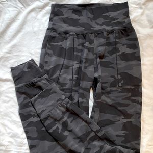 Athleta salutation jogger xst